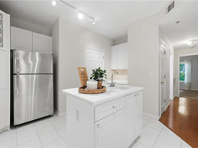 424 Lindbergh Dr NE #208 — Photo 8