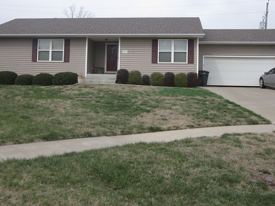 1st image of 2833 SE Greenfield Ct