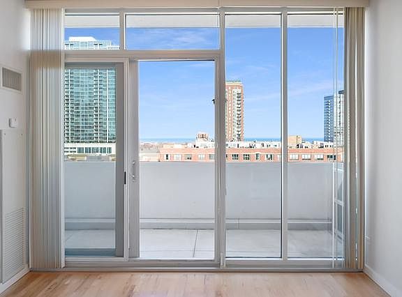 4th image of 1720 S Michigan Ave APT 806
