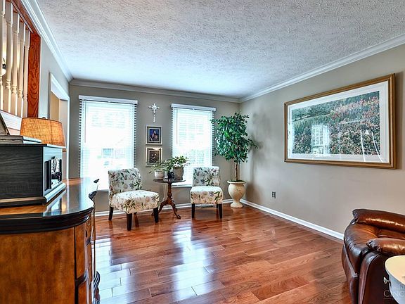4th image of 679 Candleridge Dr