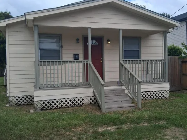 838 Mansfield St, Houston, TX 77091