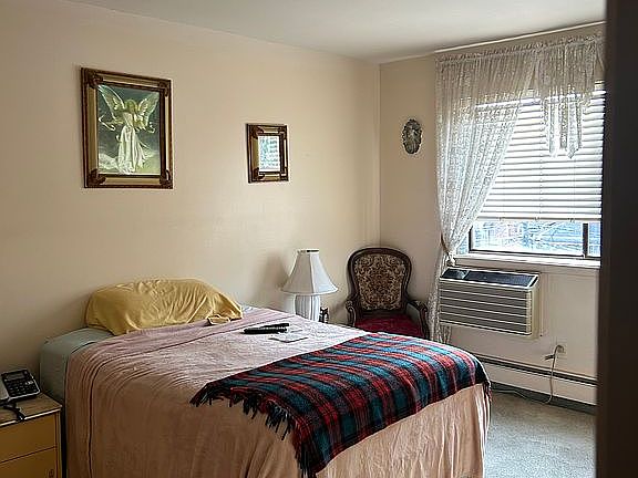 3rd image of 74-29 Calamus Cir #20
