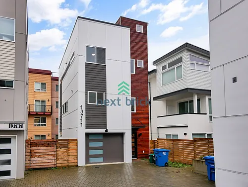 13711 35th Ave NE Photo 1
