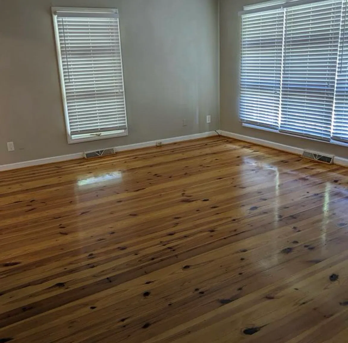 1136 Rogers Rd — Photo 4