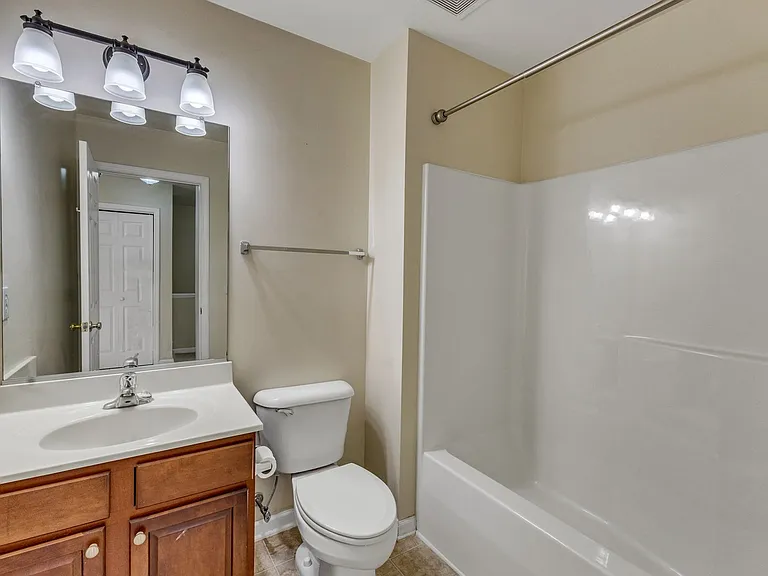 2720 Gross Ave — Photo 22