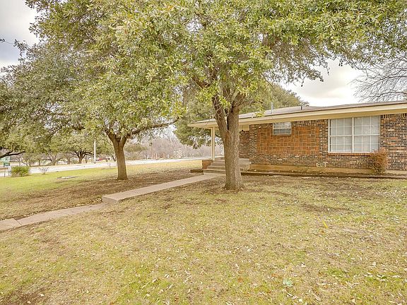 2nd image of 4605 Trail Lake Dr