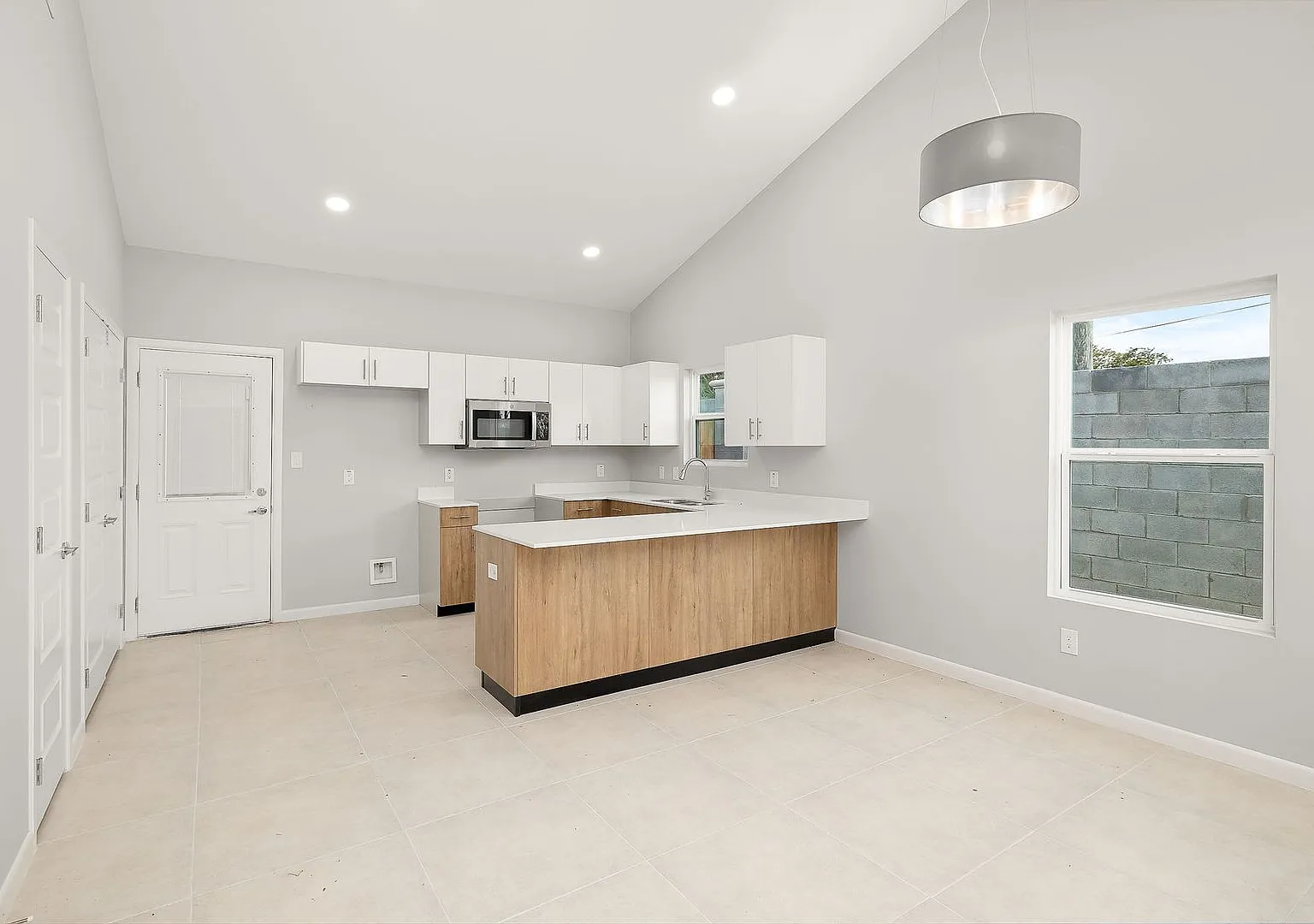 PK10 — Photo 1