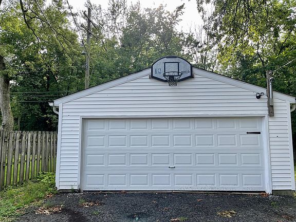 2 car garage with remote