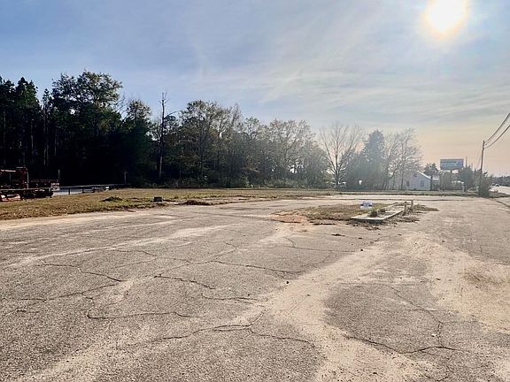 3rd image of 3083 S Alabama Ave