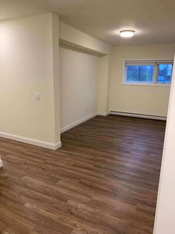 4 bed, 1.5 bath, $4,480 — Photo 3