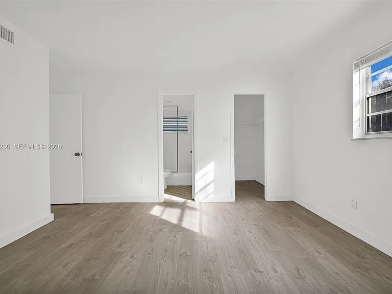 8295 NE Miami Ct #4 — Photo 32