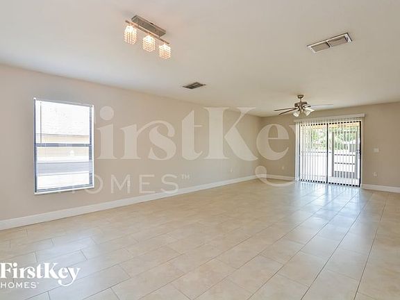 2nd image of 932 Fallbrooke Ave