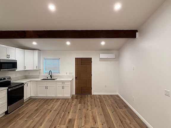 2nd image of 17158 Vose St #17158