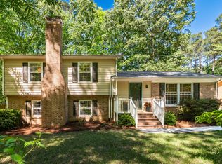 526 Colony Woods Dr, Chapel Hill, NC 27517