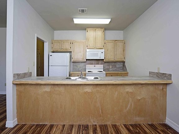 2 BR kitchen