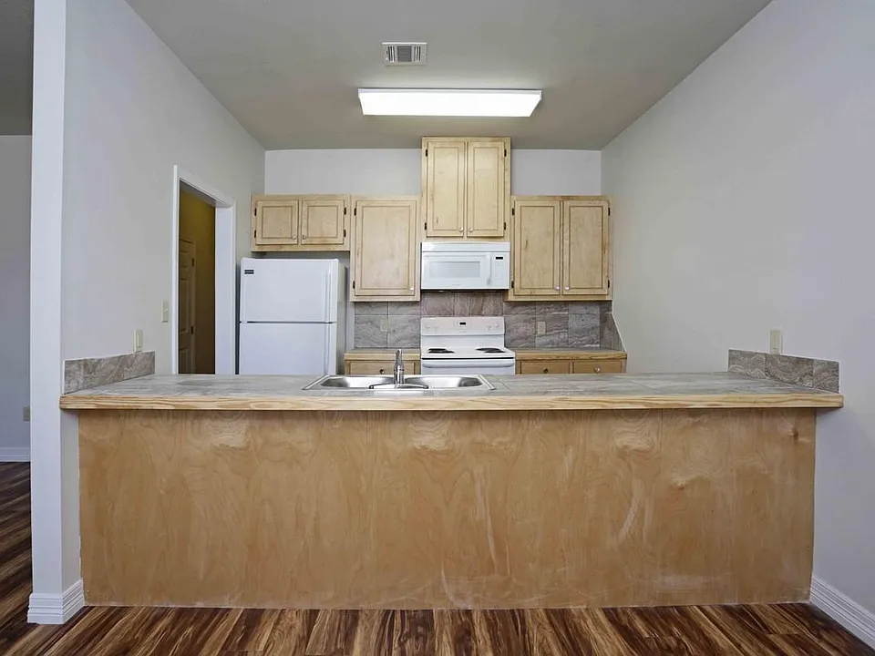 2 BR kitchen