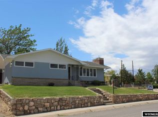 101 Sunset Ave, Thermopolis, WY 82443