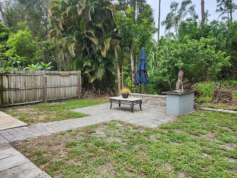 19136 Miami Blvd — Photo 16