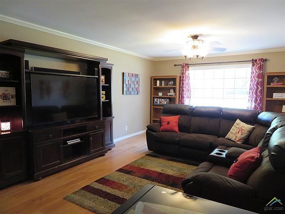 5th image of 901 Trenton Dr