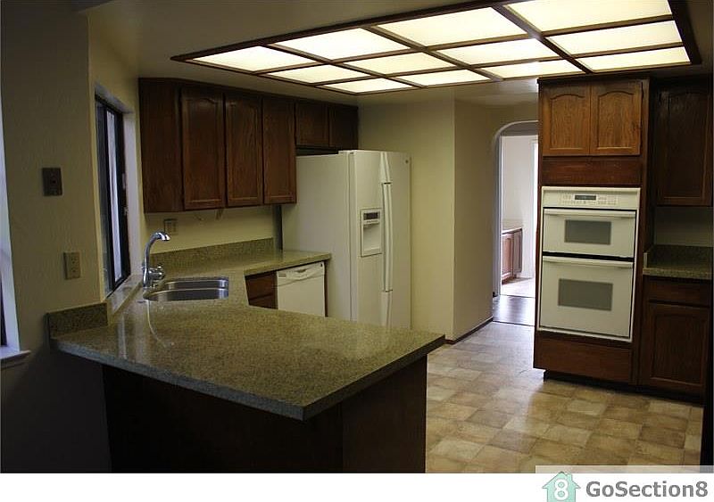 2nd image of 3401 Belgrove Cir