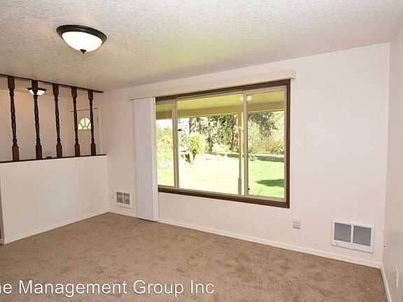 4th image of 7605 NE 251st St