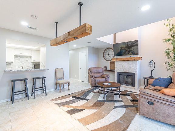 5th image of 38 Regency Point