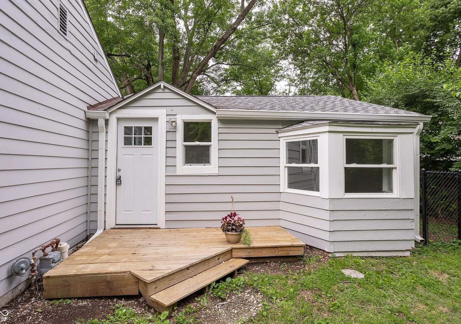 5108 Sunny Meade Ln - $2,800.00/mo. — Photo 2
