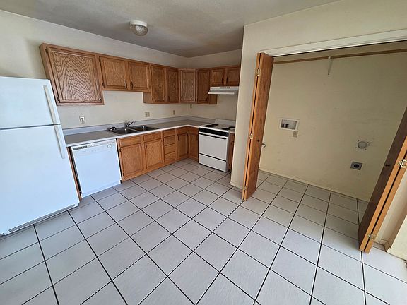 5th image of 2433 E 21st St #D-1202