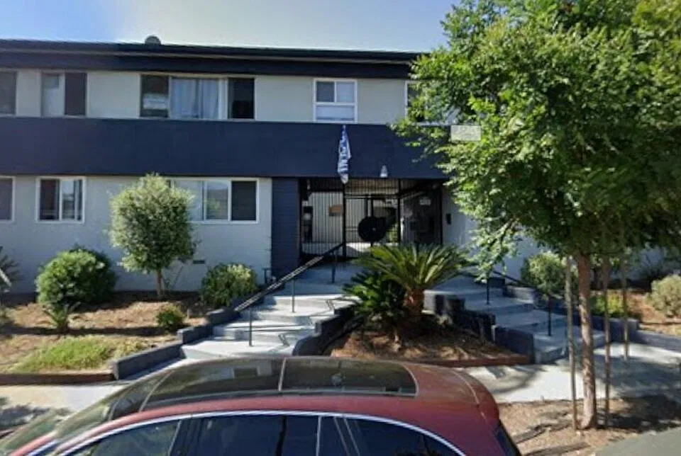 4800 August St #11