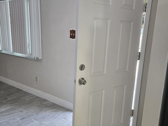 3rd image of 1420 Simmons Rd #1