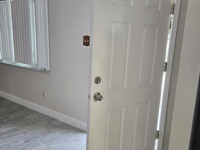 1420 Simmons Rd #1 — Photo 3