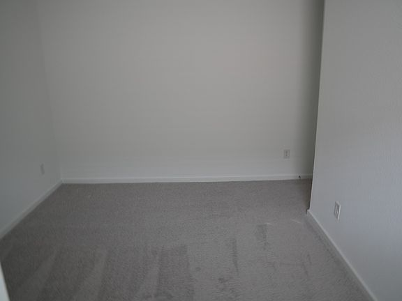 4th image of 909 Pastern St