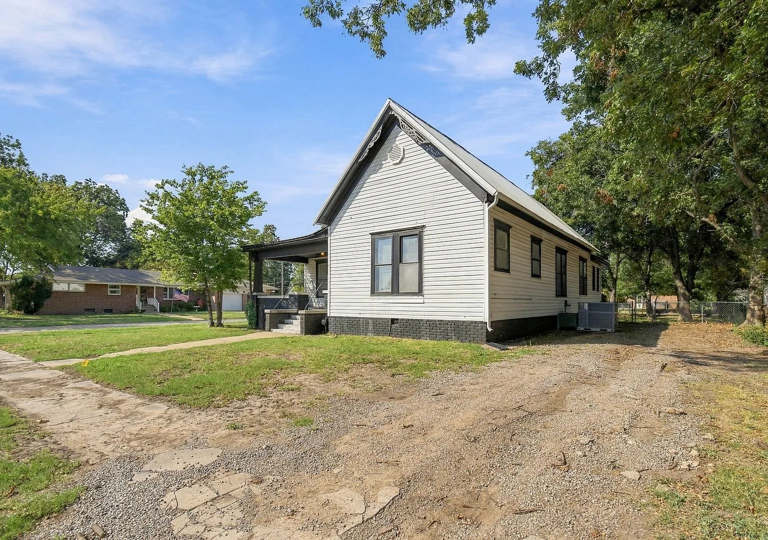 2 Bed 1 Bath Pawhuska - Move-in Ready! — Photo 3