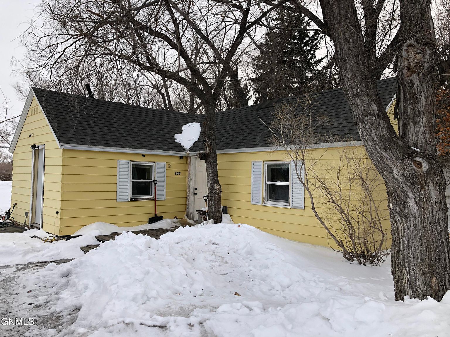 206 Shaw St, Medicine Lake, MT 59247 Zillow