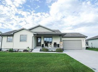 4321 Lovegrass Dr, Grand Island, NE 68803