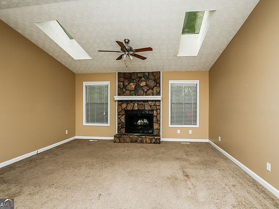 3rd image of 5561 Deerfield Pl NW