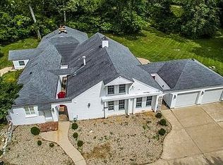 13600 Clayton Rd, Chesterfield, MO 63017