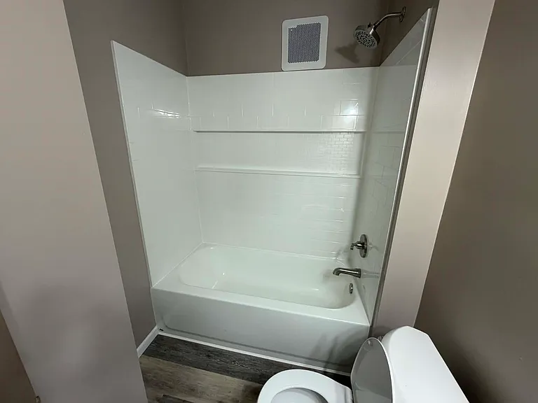815-817 E Madison Ave #815 — Photo 8