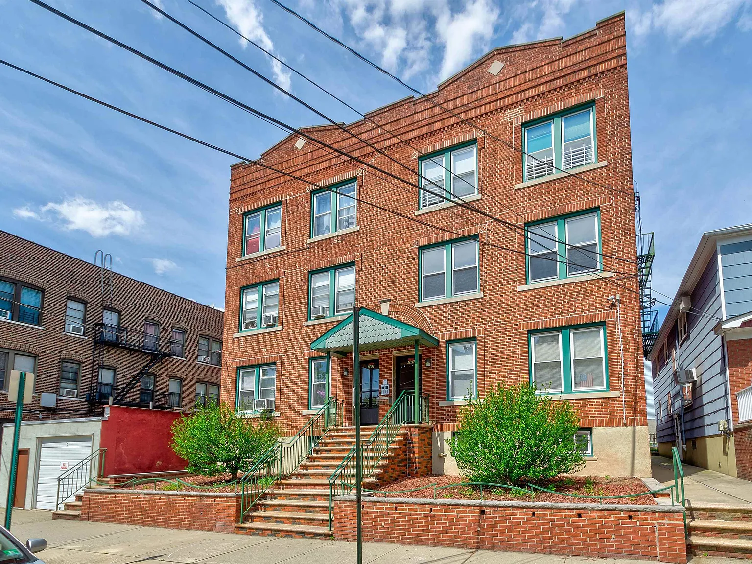 2 bed, 1.0 bath, $1,900 — Photo 1
