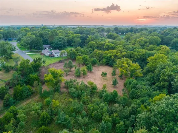 NW Sage Ave, Kansas City, MO 64152