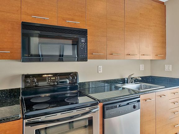 4th image of 3250 NE 28th Street #703