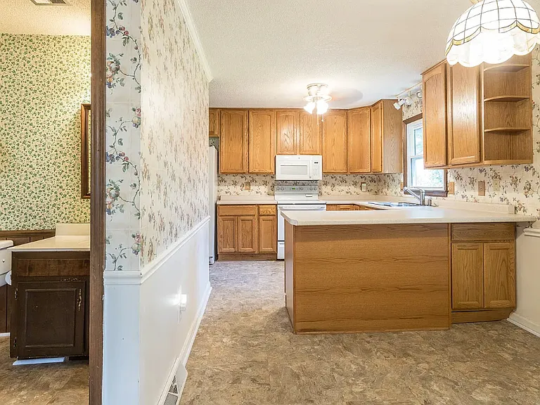2016 Eagleton Cir — Photo 12