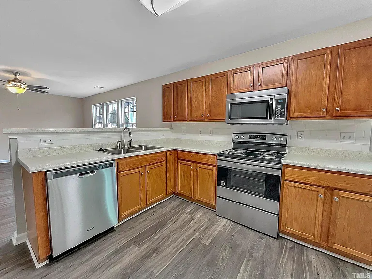 3360 Marshlane Way — Photo 5