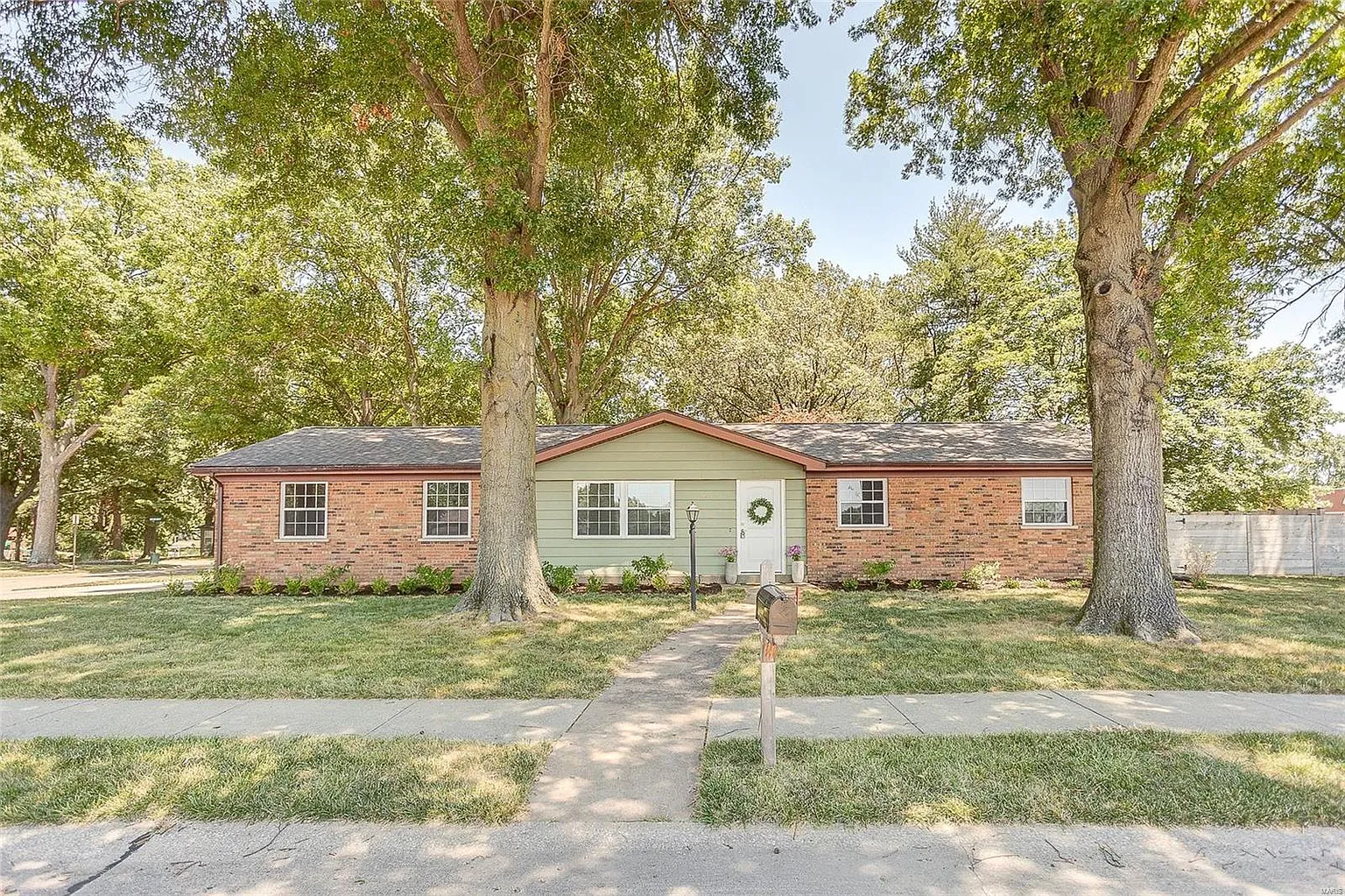 30 Twin Lake Dr photo 1