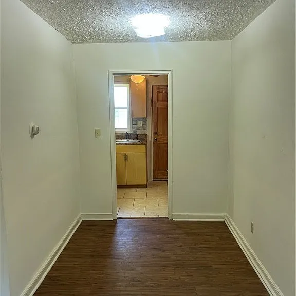 601 Monticello Dr — Photo 4