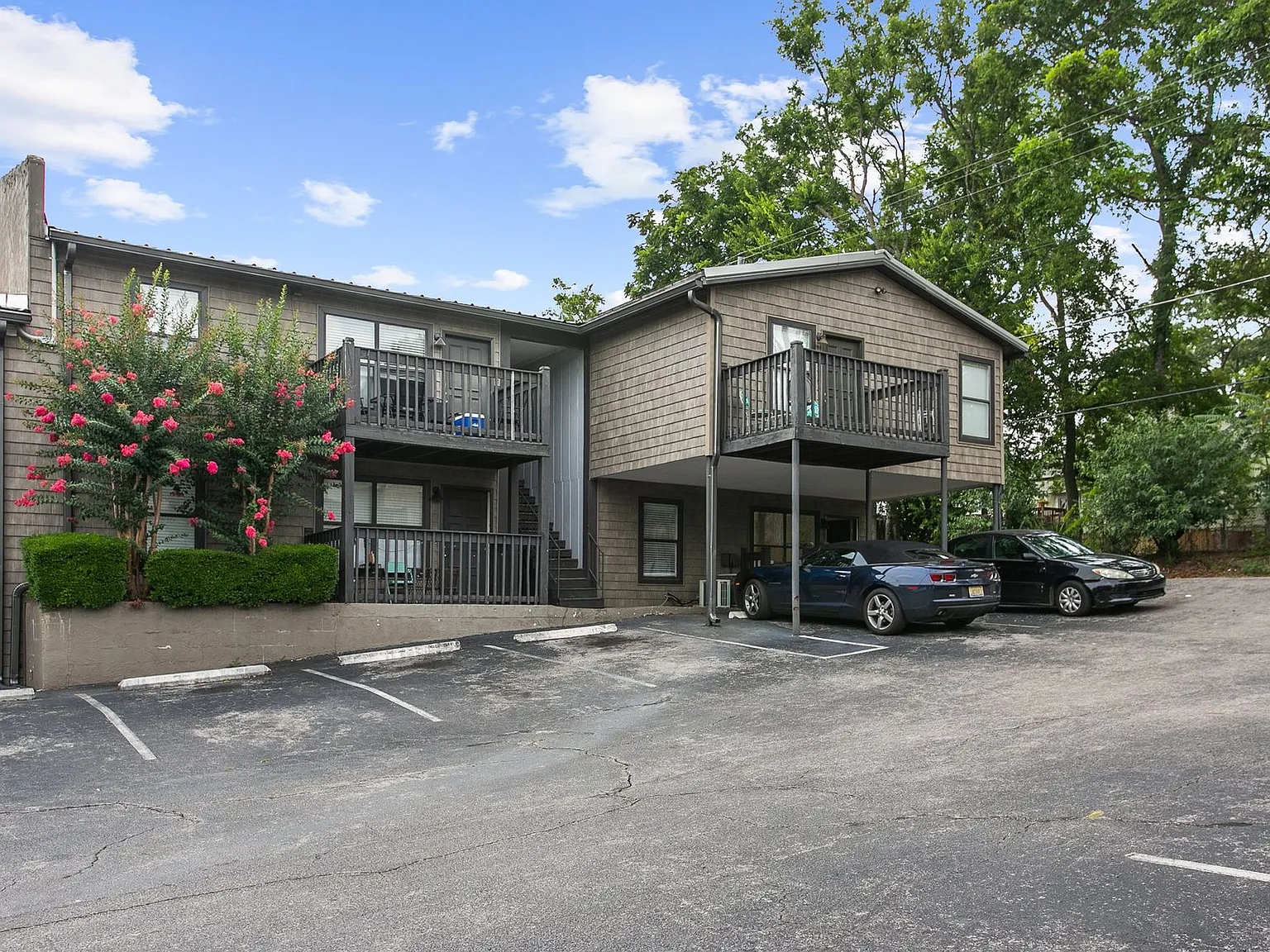 5th Avenue Apartments — Photo 1