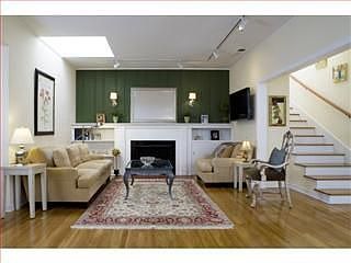 2nd image of 2220 Bryant St