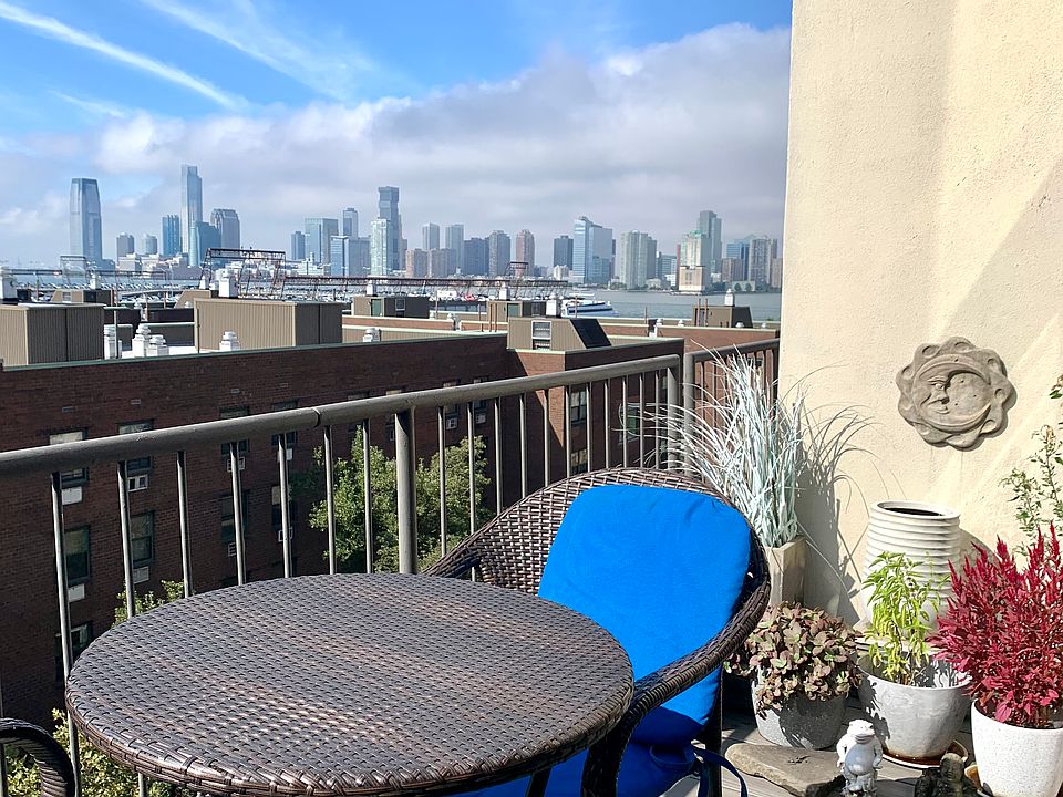 1st image of 130 Barrow St APT 508
