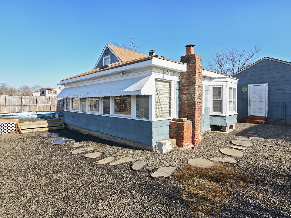 2nd image of 628 Barnes Ave
