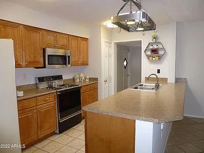946 E Loma Vista Dr — Photo 4